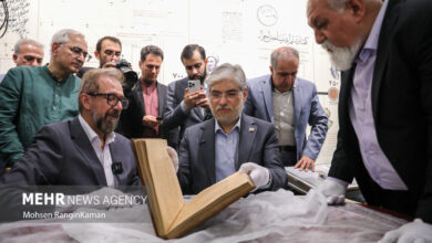 بازدید وزیر علوم از کتابخانه و موزه ملی ملک